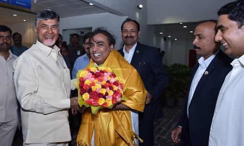 అమ‌రావ‌తి అభివృద్ధిని చూసి ఆశ్చ‌ర్య‌పోయిన ముఖేష్ అంబానీ