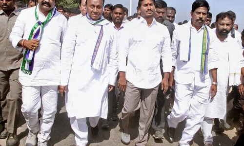 యాత్ర ఆలస్యం కావడంతో అనేక కొత్త సమస్యలు