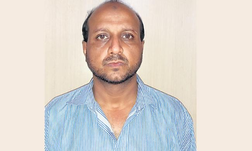 ‘కూతురి’ ఫోటోలు తీసి కటకటాల్లోకి..