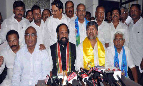 సర్వేల భయం కూటమిని కుదిపేస్తోందా? సర్వేల భయం కూటమిని కుదిపేస్తోందా?