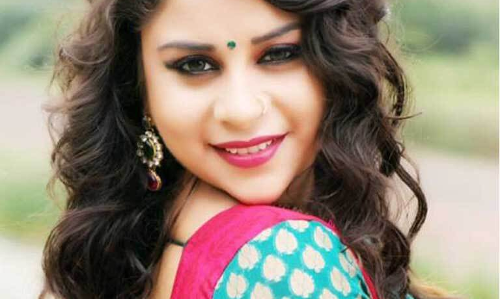 మాయమాటలతో రూ.200కోట్లు కొల్లగొట్టిన హీరోయిన్