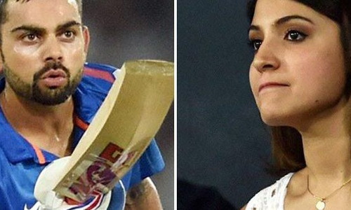 గ్యాలరీలో సందడి చేస్తున్న సాక్షి, అనుష్క, అయేషా