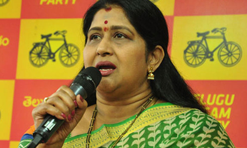 కేసీఆర్ కు బయపడి రాత్రికిరాత్రే అమరావతికి చెక్కేసిన చంద్రబాబు కేసీఆర్ కు బయపడి రాత్రికిరాత్రే అమరావతికి చెక్కేసిన చంద్రబాబు