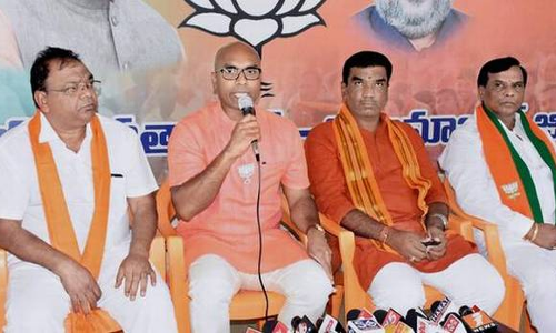 కర్ణాటక ఫార్మూలా నిజామాబాద్లో వర్కవుట్ అవుతుందా? కర్ణాటక ఫార్మూలా నిజామాబాద్లో వర్కవుట్ అవుతుందా?