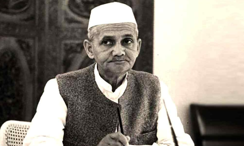 లాల్ బహదూర్ ఆతర్వాత లాల్ బహదూర్ శాస్త్రి