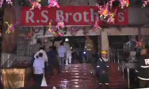 ఆర్‌ఎస్‌ బ్రదర్స్‌ లో భారీ అగ్నిప్రమాదం