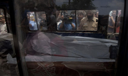 ఒకే ఇంట్లో 11 మంది మృతి కేసులో సంచలన విషయాలు..