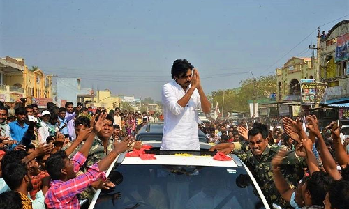 జనసేన అధినేత పవన్‌ కల్యాణ్‌ యాత్రకు బ్రేక్..
