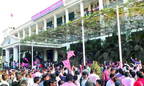 సెంటిమెంట్తో ఆయింట్మెంట్!! అసమ్మతి దారికొస్తుందా? సెంటిమెంట్తో ఆయింట్మెంట్!! అసమ్మతి దారికొస్తుందా?