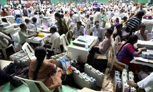 8:45 గంటలకు తొలి రౌండ్ ఓట్ల లెక్కింపు