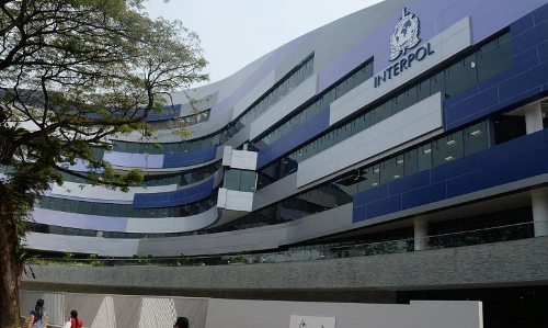 "ఇంటర్ పోల్" "ఇంటర్ పోల్"