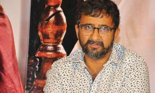 ఇంతకీ.. ఎవరా హీరో? ఇంతకీ.. ఎవరా హీరో?