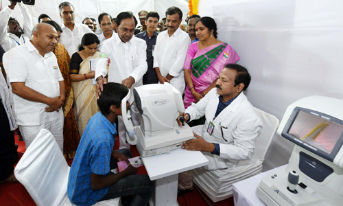 3.70 కోట్ల మందికి కంటి పరీక్షలు