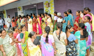 తెలంగాణలో పోలింగ్ ప్రారంభమైంది.