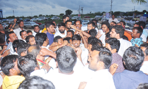 కాంగ్రెస్‌లో అసమ్మతి సెగలు