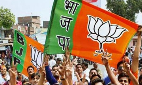 ఆదిలాబాద్‌ అడ్డాగా ఆడుకుంటామంటున్న కమలం!!