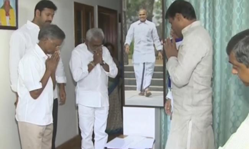 రాజీనామా లేఖలు సిద్ధం చేసిన వైసీపీ ఎంపీలు