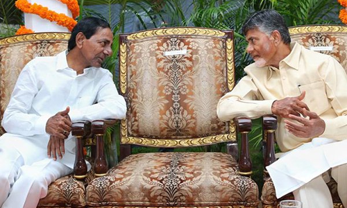 కేంద్రానికి చుక్కలు చూపిస్తున్నతెలుగు రాష్ట్రాలు