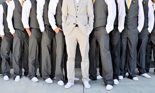 ఇచ్చట పెళ్ళికొడుకులు అమ్మబడును