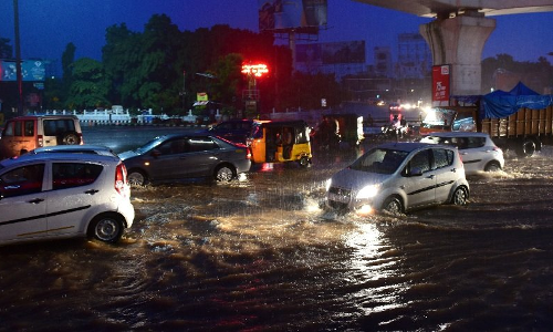 తడిసి ముద్దయిన హైదరాబాద్.. మరో 48 గంటలు..