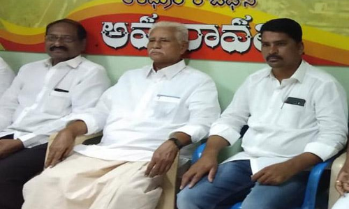 సీఎం రమేష్ గ్రామానికి ఎక్కువ.. మండలానికి తక్కువ : టీడీపీ నేత ఫైర్