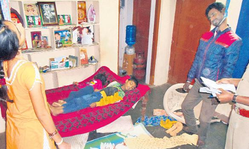 కుటుంబాన్ని మింగేసిన ఒంటరితనం