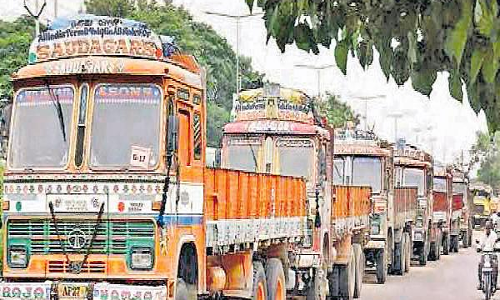 లారీ యజమానులు చర్చలు.. మరో కీలక నిర్ణయం