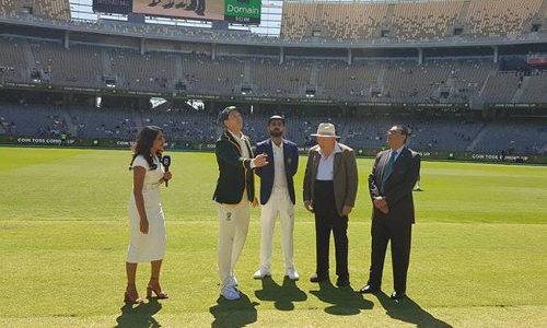 టాస్ గెలిచి బ్యాటింగ్‌ ఎంచుకున్న ఆసీస్‌