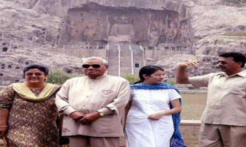 ప్రేమకు గుండెల్లోనే గుడి... దత్తపుత్రిక ప్రియురాలి కుమార్తె