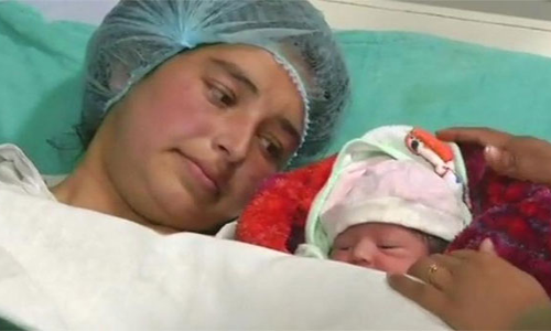 ఉగ్ర కాల్పుల్లో గాయపడి పండంటి బిడ్డకు జన్మ ఉగ్ర కాల్పుల్లో గాయపడి పండంటి బిడ్డకు జన్మ