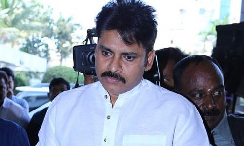 సేనానికి చిక్కులు...అసలు అభిమానులకు ఎందుకు కోపమొచ్చింది? సేనానికి చిక్కులు...అసలు అభిమానులకు ఎందుకు కోపమొచ్చింది?