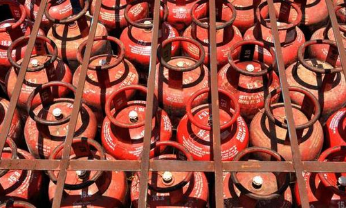 భారీగా తగ్గిన గ్యాస్ ధరలు..