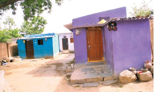 ఆ కుటుంబాలు ఎక్కడికెళ్లినట్టు..?