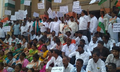 మహాకూటమి జాబితా రిలీజయ్యాక మహాప్రళయమేనా? మహాకూటమి జాబితా రిలీజయ్యాక మహాప్రళయమేనా?