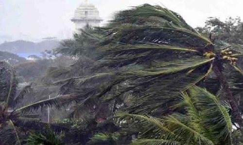 ప్రచండ వేగంతో కదులుతున్న పెథాయ్ ప్రచండ వేగంతో కదులుతున్న పెథాయ్