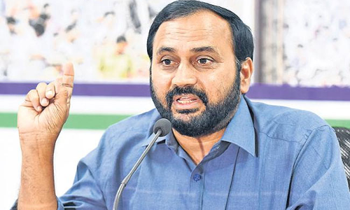 గంట కొట్టడానికి వెళ్లి కోటిన్నర ఖర్చు పెట్టారు.. మా జీతాల గురించి మాట్లాడతారా?