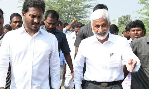 దిక్కులు చూడకు రామయ్యా..వైసీపీ ఉన్నది చూడయ్యా దిక్కులు చూడకు రామయ్యా..వైసీపీ ఉన్నది చూడయ్యా