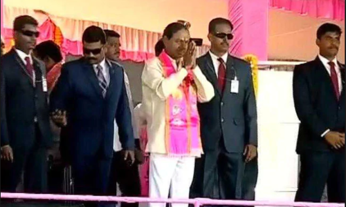 ఆపద్ధర్మ ప్రభుత్వానికి ఈసీ షాక్ …బతుకమ్మ చీరలు, రైతుబంధు చెక్కులు..