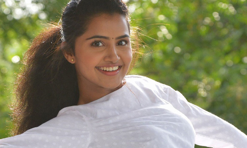 అనుప‌మ ప‌ర‌మేశ్వ‌ర‌న్ @ 10