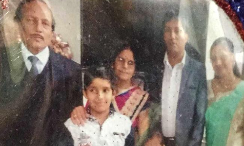 ఒకే కుటుంబంలో ఆరుగురు ఆత్మహత్య.. కారణం ఏంటంటే..