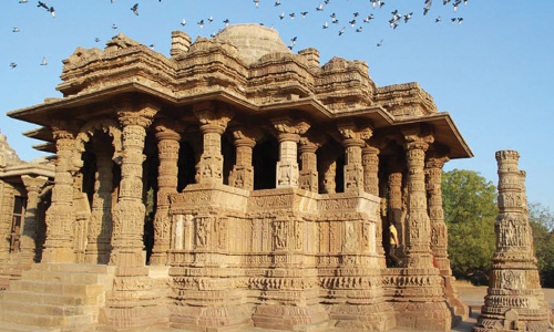 చరిత్రలో మోఢేరా మందిరం చరిత్రలో మోఢేరా మందిరం