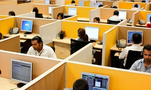 సాఫ్ట్ వేర్ ఉద్యోగులకు గుండెల్లో పరిగెడుతున్న రైళ్లు