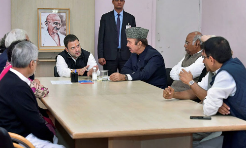 సాహసోపేత నిర్ణయాలు తీసుకుంటున్న రాహుల్ గాంధీ సాహసోపేత నిర్ణయాలు తీసుకుంటున్న రాహుల్ గాంధీ