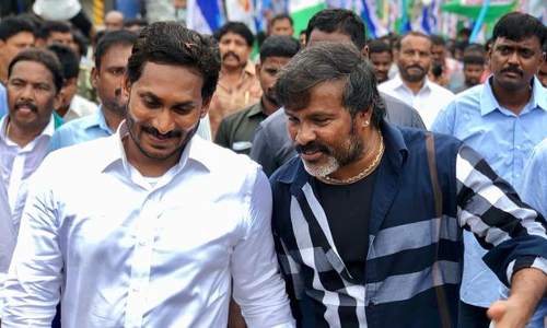 జగన్ ను కలిసిన మరో సినీ ప్రముఖ వ్యక్తి..