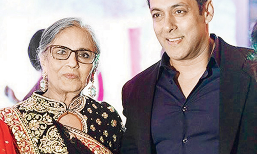 అమ్మకు నేనిచ్చే న్యూఇయర్ కానుక ఇదే: సల్మాన్ అమ్మకు నేనిచ్చే న్యూఇయర్ కానుక ఇదే: సల్మాన్