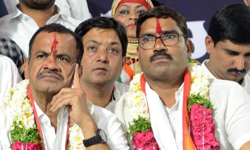 కాంగ్రెస్ ఎమ్మెల్యేల సభ్యత్వ రద్దు తీర్పుపై టీఆర్ఎస్ వ్యూహమేంటి..? కాంగ్రెస్ ఎమ్మెల్యేల సభ్యత్వ రద్దు తీర్పుపై టీఆర్ఎస్ వ్యూహమేంటి..?