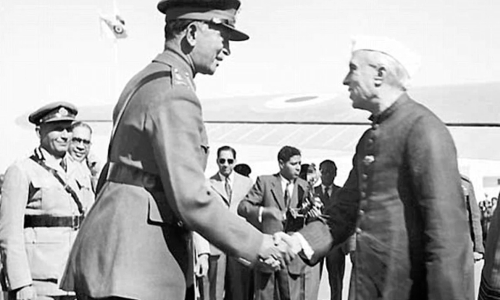 కన్నడ కరియప్పకు నెహ్రూ ద్రోహం చేశారా? కన్నడ కరియప్పకు నెహ్రూ ద్రోహం చేశారా?