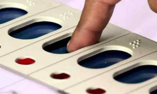 యంత్రంలో తంత్రమా? ఇదీ ఈవీఎంల దుమారం కథ!! యంత్రంలో తంత్రమా? ఇదీ ఈవీఎంల దుమారం కథ!!