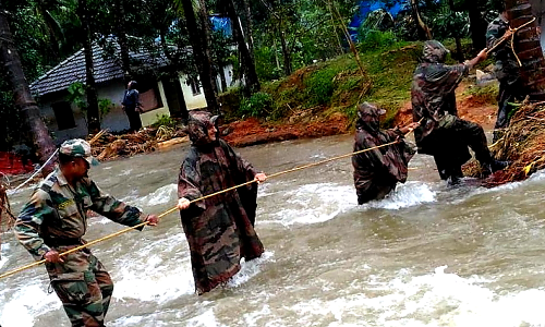 రణక్షేత్రంలోనే కాదు జలవిలయంలోనూ సైన్యం సాయం