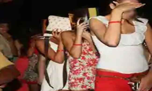 రేవ్ పార్టీ భగ్నం.. 11 మంది అరెస్ట్..